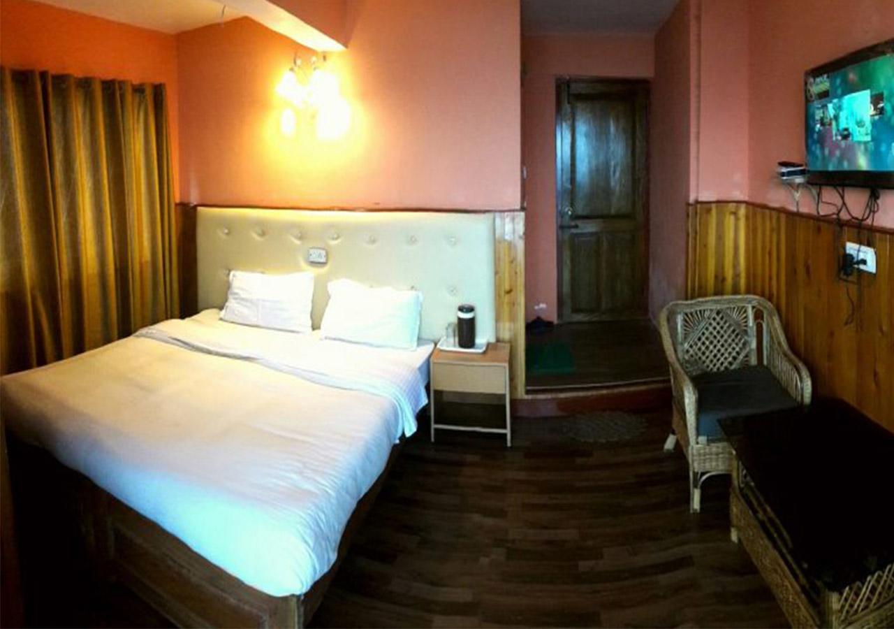 Hotel Sherpa Дарджилинг Экстерьер фото